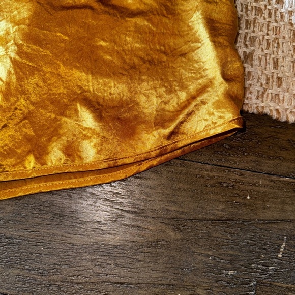 Babaton Golden Yellow EVERLY V-Neck Layering Tank Top Size Small Aritzia - Picture 2 of 6